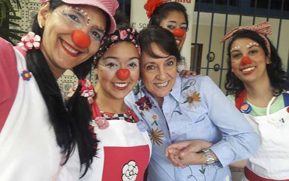 Terapia com Música, Contos e Leitura: Como Entreter e Cuidar do Idoso na Casa de repouso Mamma mia